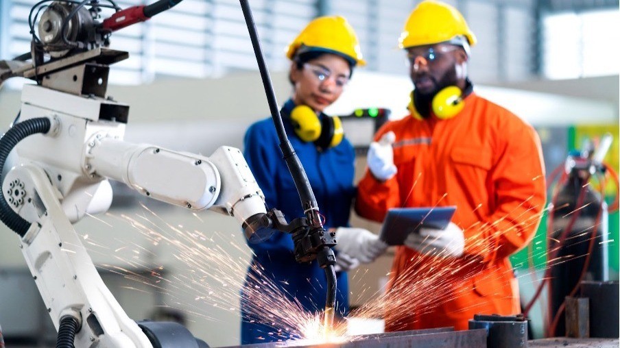 Revolutionizing Manufacturing Processes with IoT-Driven Software Solutions